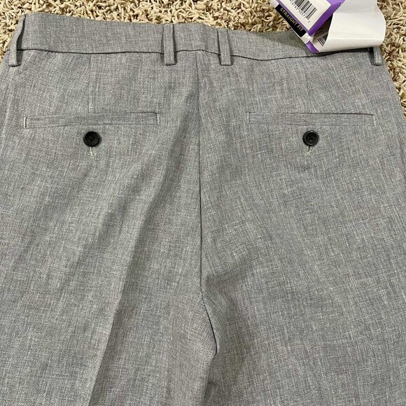 Haggar Men’s Non-Iron Straight Fit Performance Dress Pants Light Gray Size 30x32 - Picture 11 of 15
